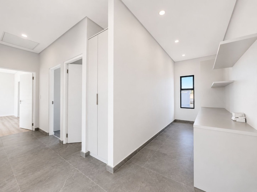 4 Bedroom Property for Sale in Sandown Western Cape